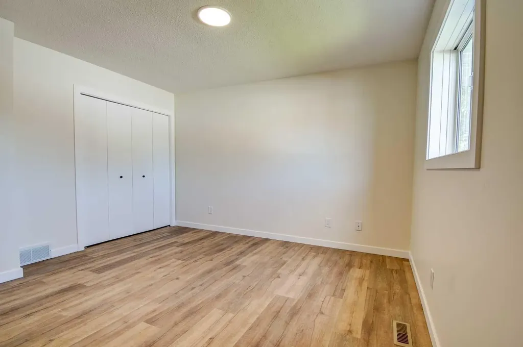 82 Excell Street Red Deer AB T4R2H8