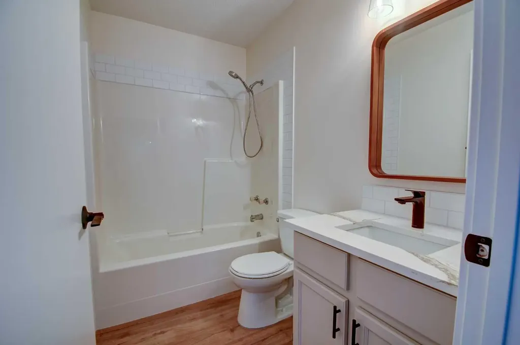 82 Excell Street Red Deer AB T4R2H8