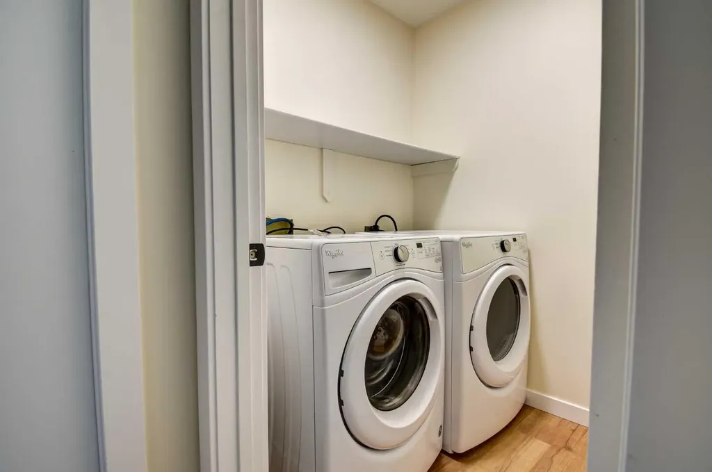 82 Excell Street Red Deer AB T4R2H8