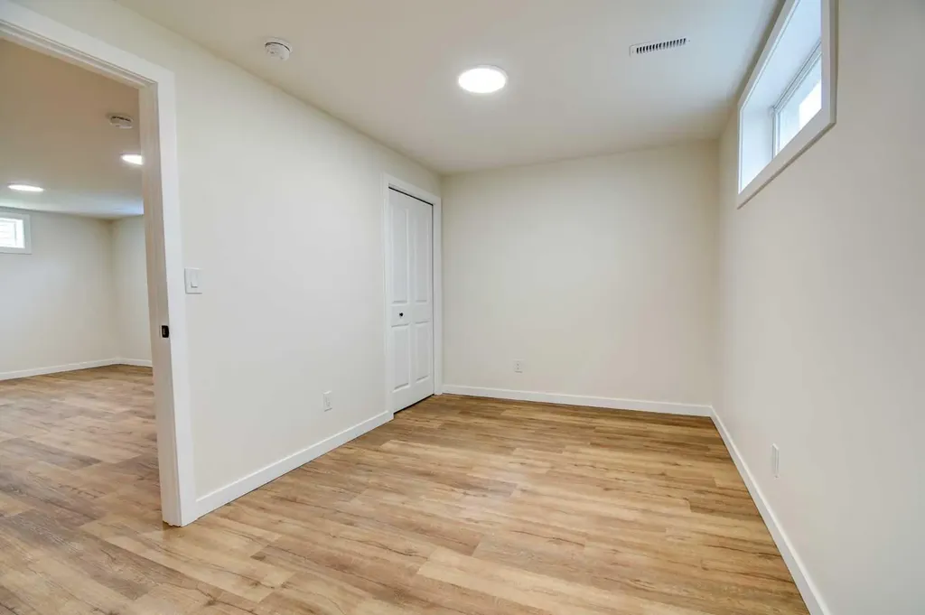 82 Excell Street Red Deer AB T4R2H8