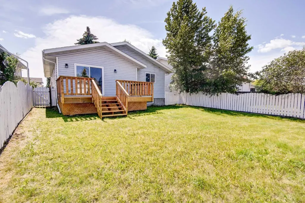 82 Excell Street Red Deer AB T4R2H8
