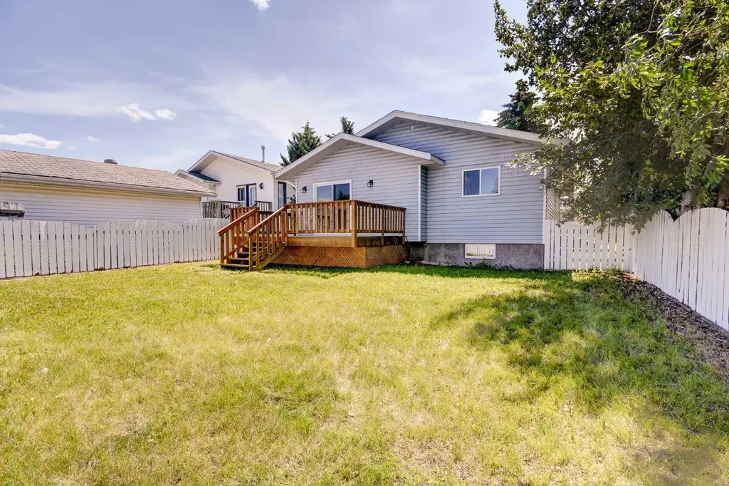 82 Excell Street Red Deer AB T4R2H8