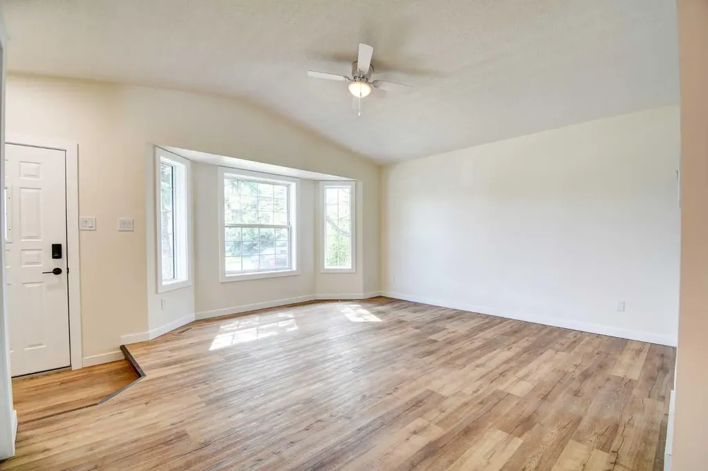 82 Excell Street Red Deer AB T4R2H8