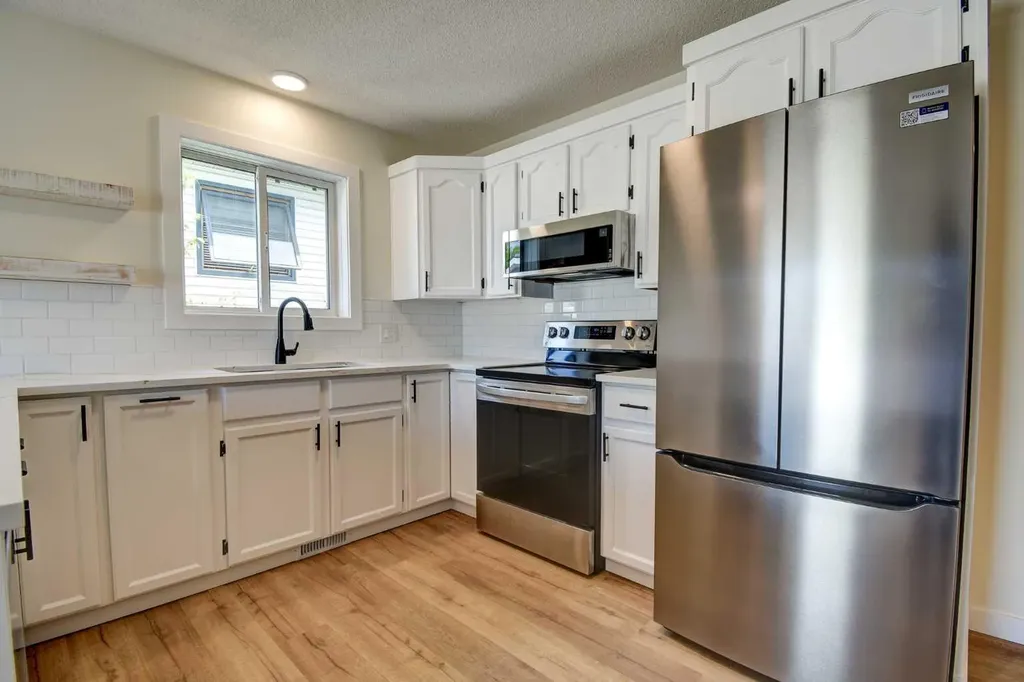 82 Excell Street Red Deer AB T4R2H8
