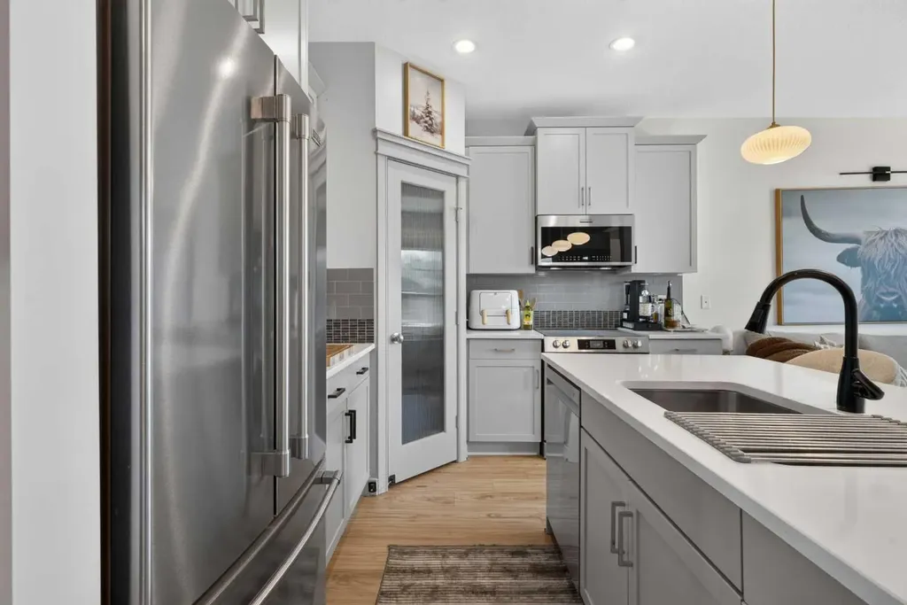 111 River Heights Drive Cochrane AB T4C 0Y1