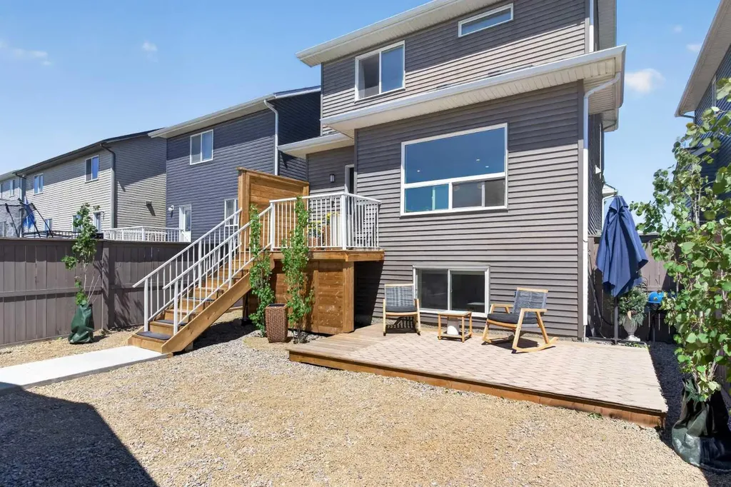 111 River Heights Drive Cochrane AB T4C 0Y1