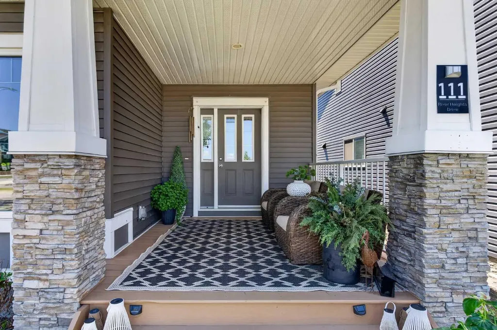 111 River Heights Drive Cochrane AB T4C 0Y1