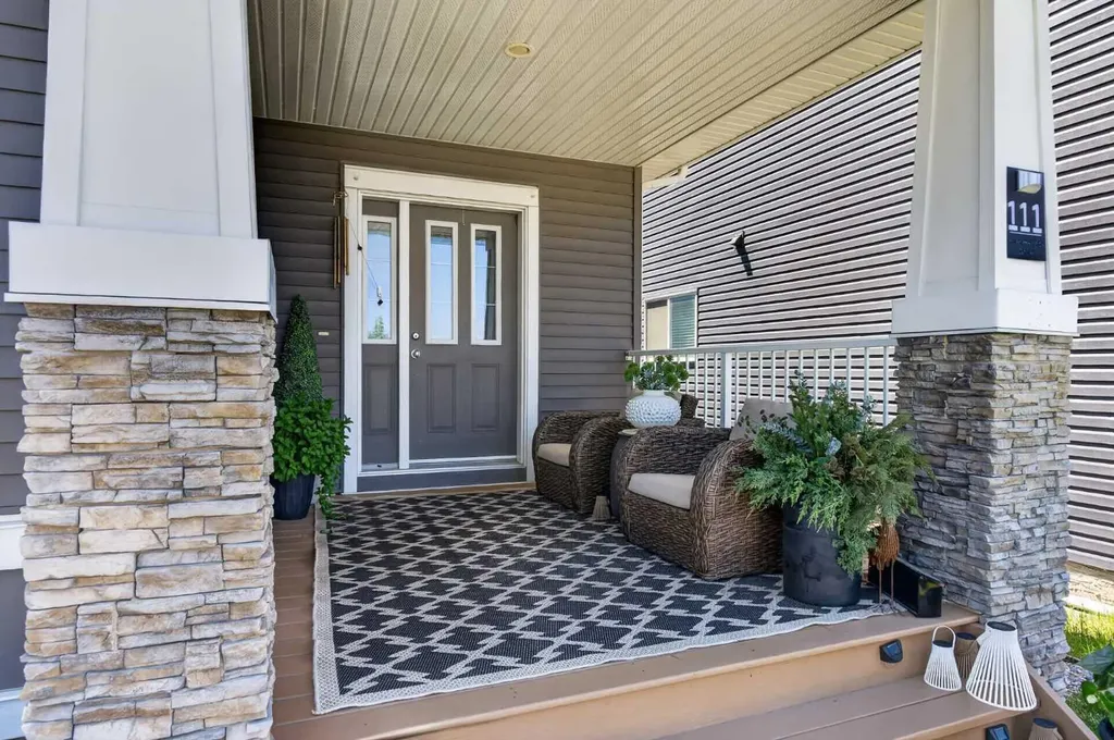 111 River Heights Drive Cochrane AB T4C 0Y1