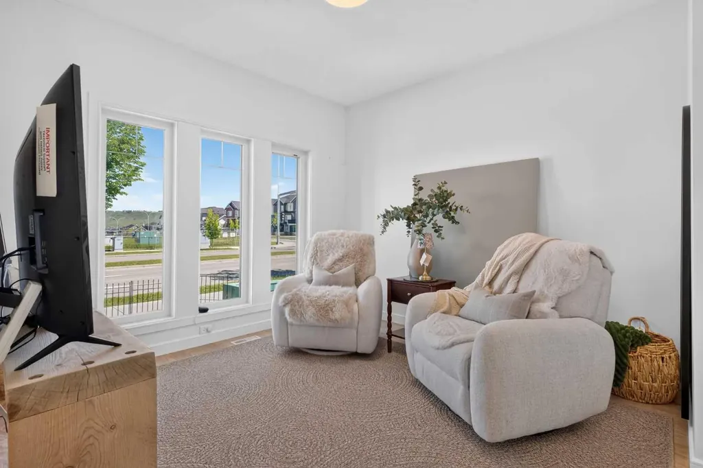 111 River Heights Drive Cochrane AB T4C 0Y1