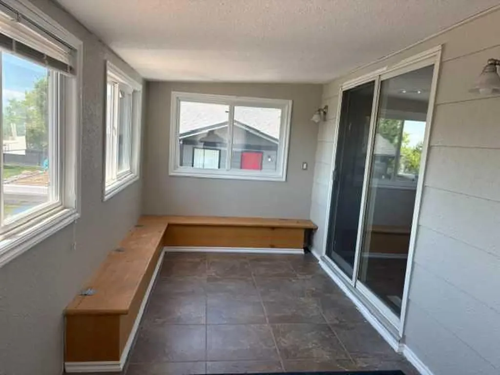 4422 54 Avenue Valleyview AB T0H 3N0