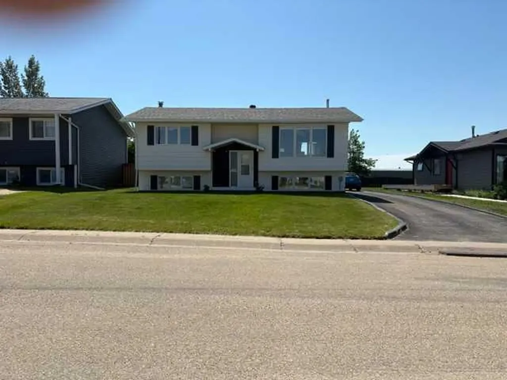 4422 54 Avenue Valleyview AB T0H 3N0