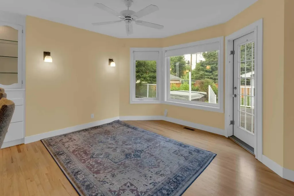 47 Hillgrove Drive SW Calgary AB T2V 3L5