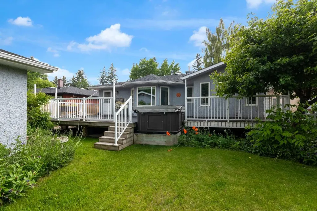47 Hillgrove Drive SW Calgary AB T2V 3L5
