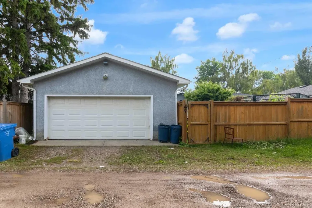 47 Hillgrove Drive SW Calgary AB T2V 3L5