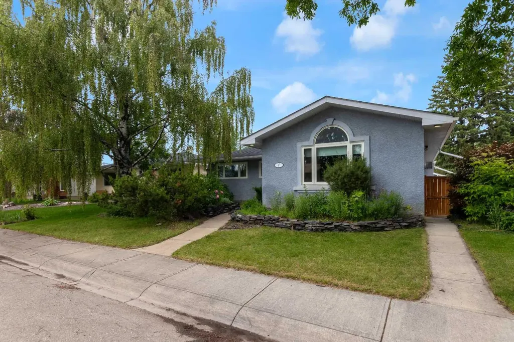 47 Hillgrove Drive SW Calgary AB T2V 3L5