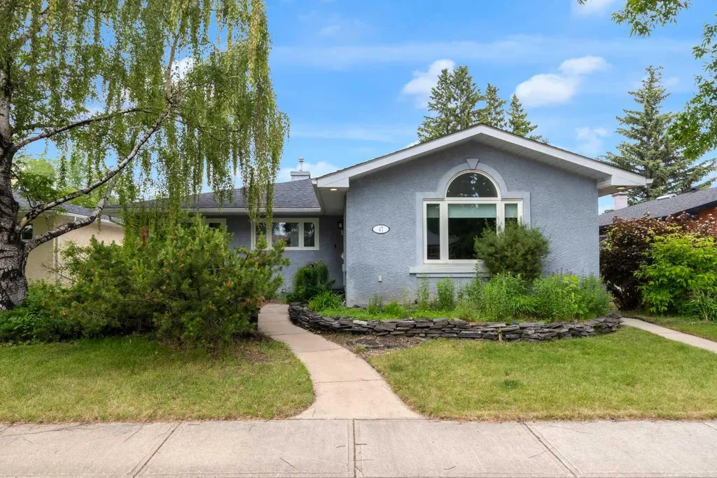 47 Hillgrove Drive SW Calgary AB T2V 3L5