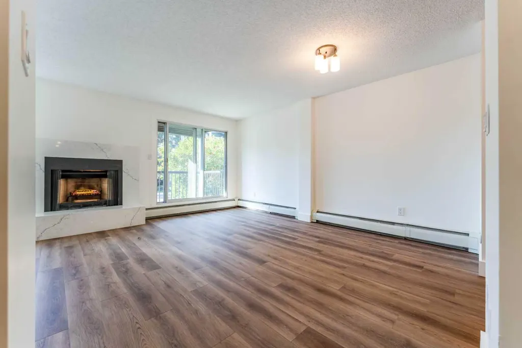 624 2 Avenue NW Calgary AB T2N 0E3