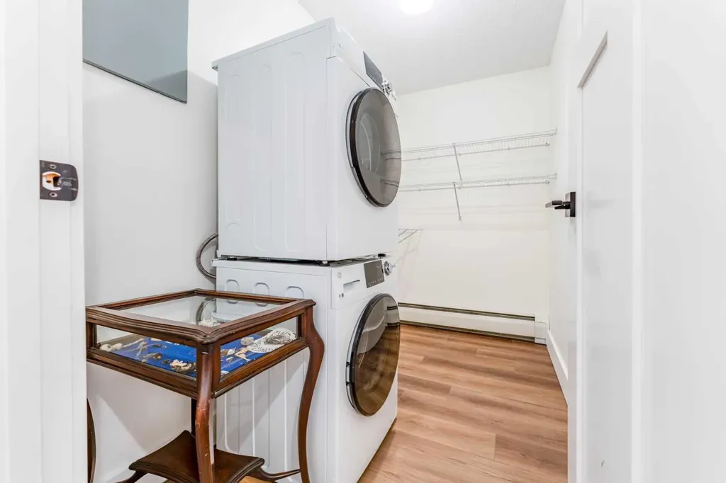 624 2 Avenue NW Calgary AB T2N 0E3