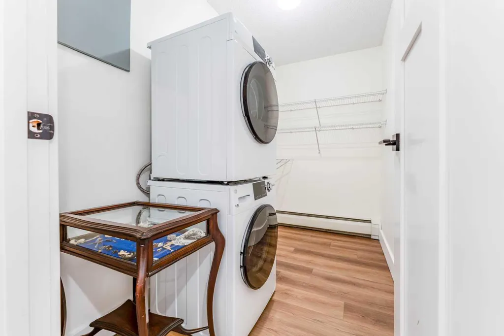 624 2 Avenue NW Calgary AB T2N 0E3
