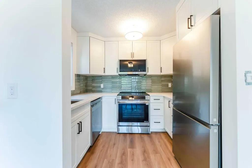 624 2 Avenue NW Calgary AB T2N 0E3
