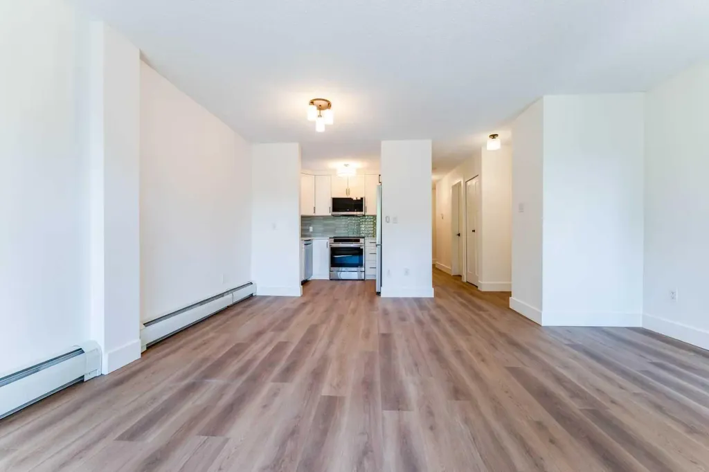 624 2 Avenue NW Calgary AB T2N 0E3