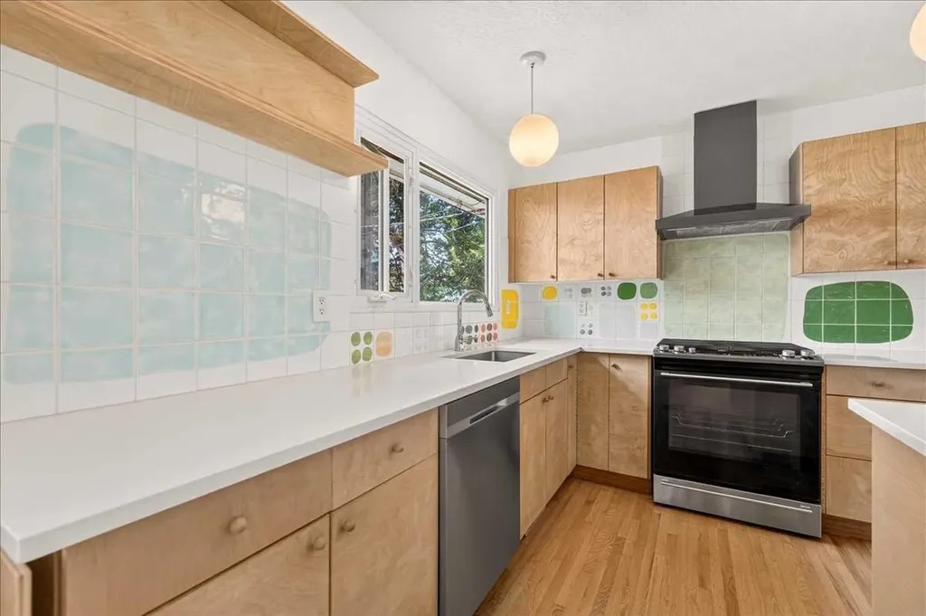 90 Armstrong Crescent SE Calgary AB T2J 0X3