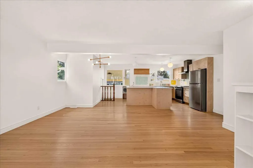 90 Armstrong Crescent SE Calgary AB T2J 0X3