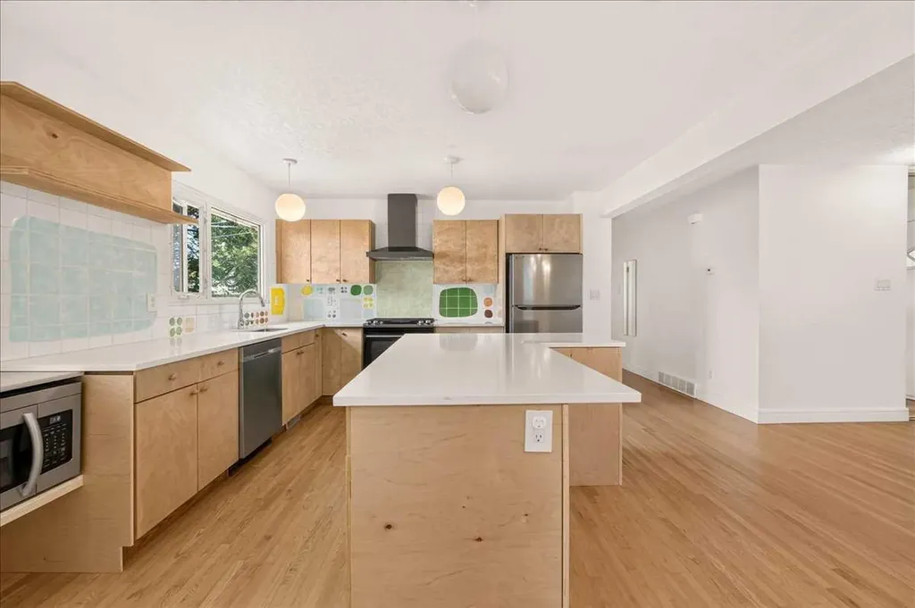90 Armstrong Crescent SE Calgary AB T2J 0X3