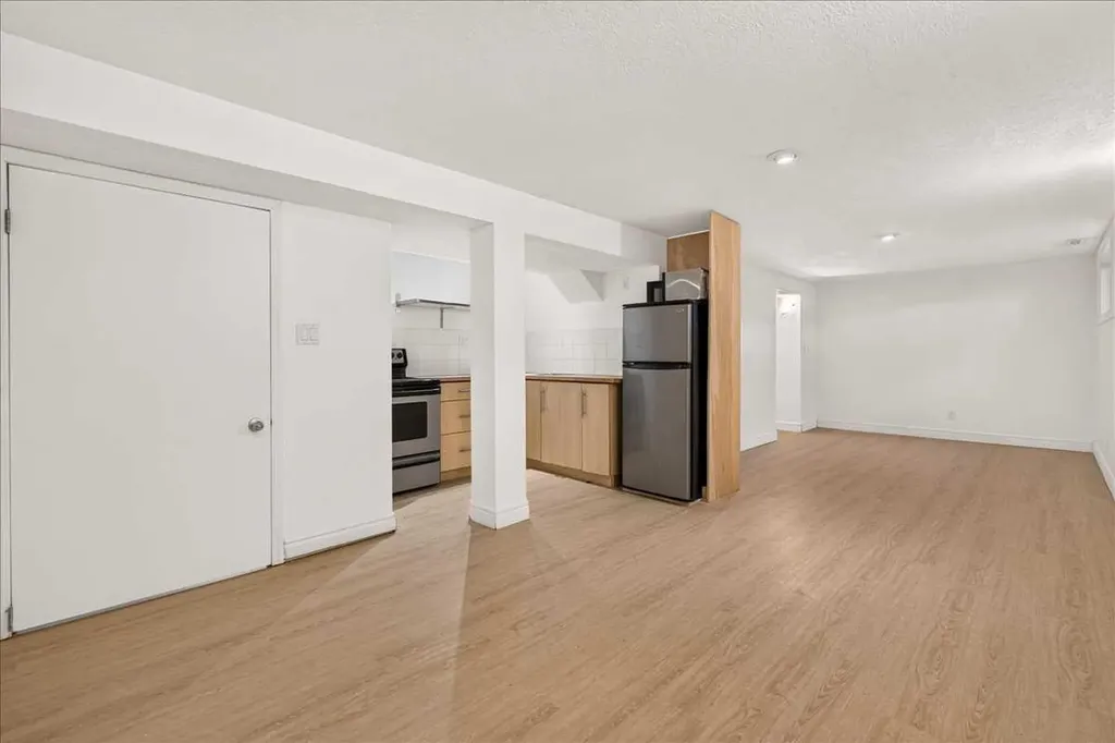 90 Armstrong Crescent SE Calgary AB T2J 0X3