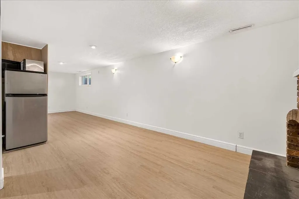 90 Armstrong Crescent SE Calgary AB T2J 0X3