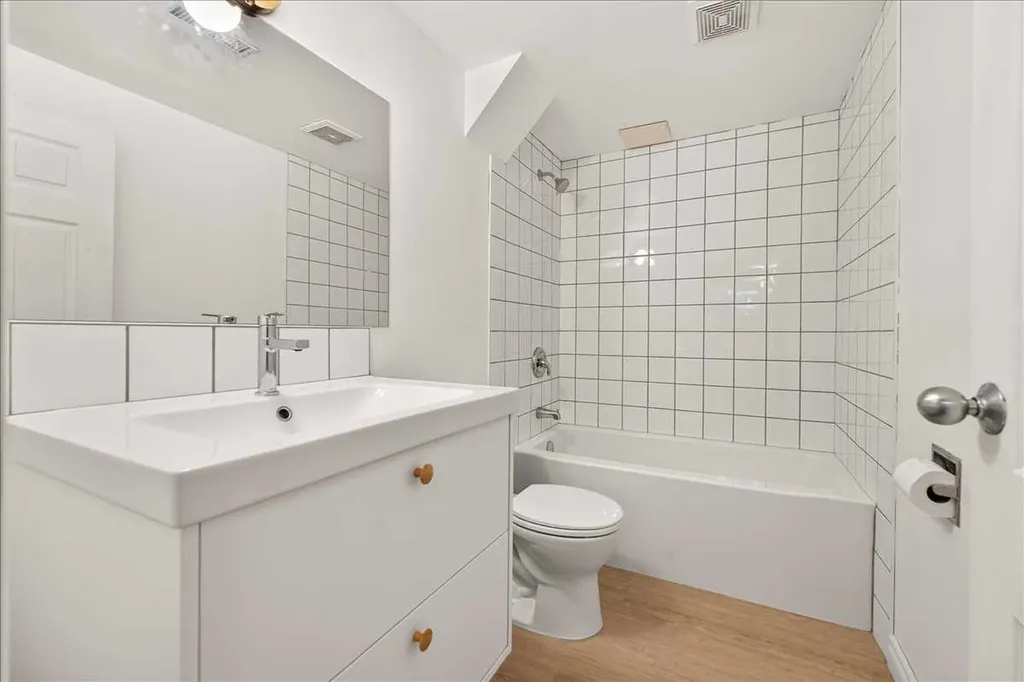 90 Armstrong Crescent SE Calgary AB T2J 0X3