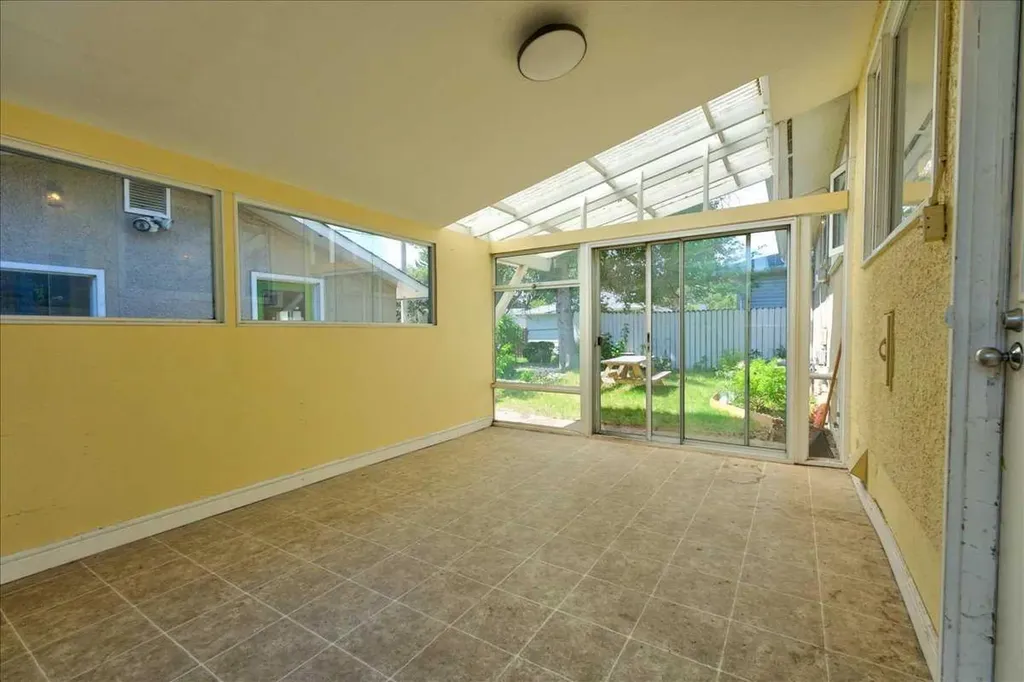 90 Armstrong Crescent SE Calgary AB T2J 0X3