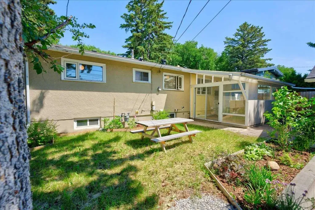 90 Armstrong Crescent SE Calgary AB T2J 0X3