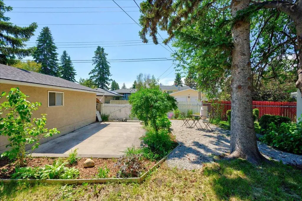 90 Armstrong Crescent SE Calgary AB T2J 0X3