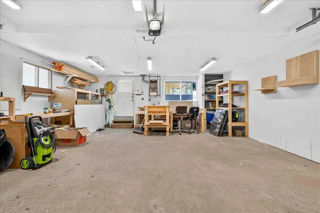 90 Armstrong Crescent SE Calgary AB T2J 0X3
