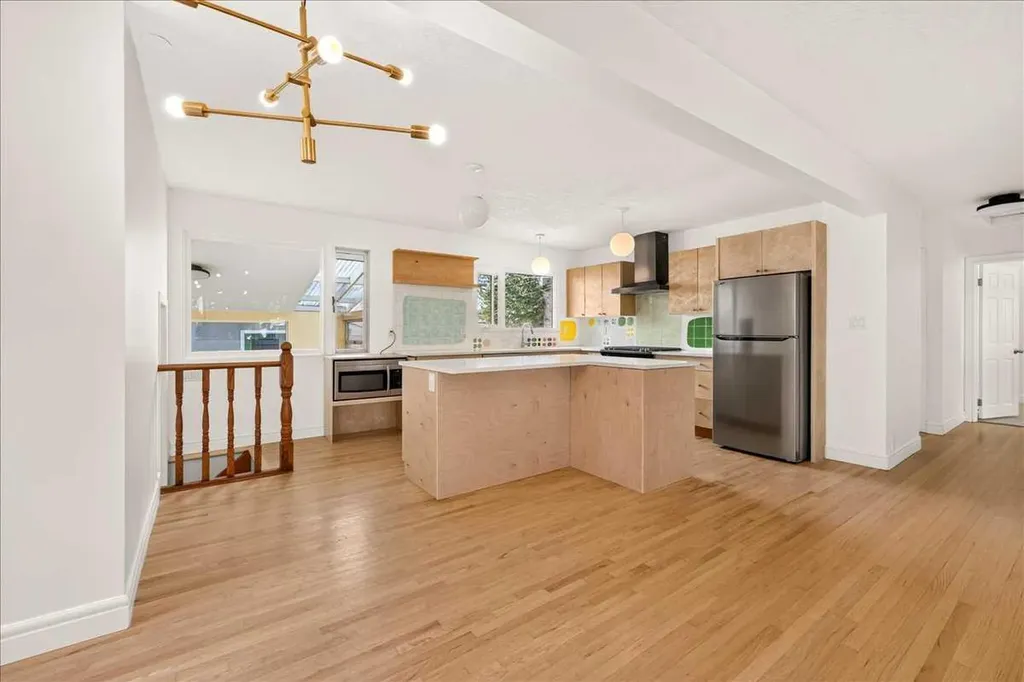 90 Armstrong Crescent SE Calgary AB T2J 0X3