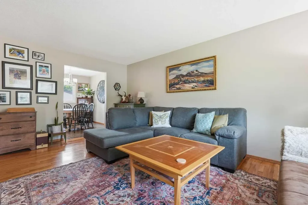 652 12 Avenue Carstairs AB T0M0N0