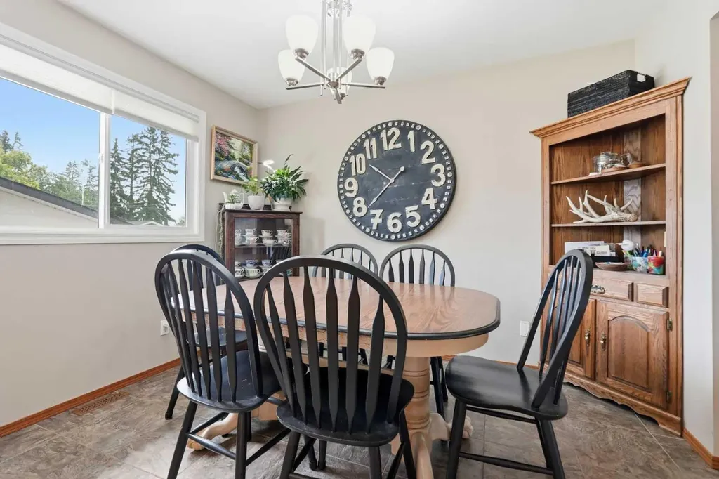 652 12 Avenue Carstairs AB T0M0N0
