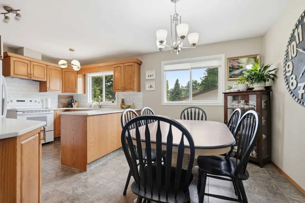 652 12 Avenue Carstairs AB T0M0N0