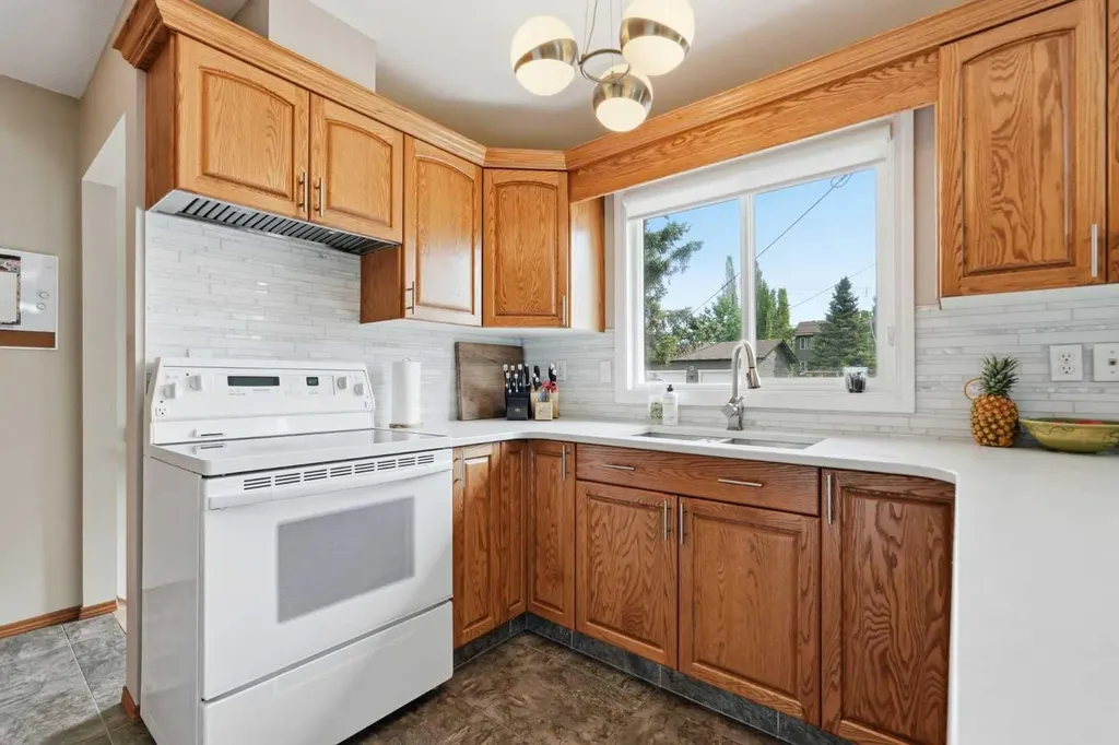 652 12 Avenue Carstairs AB T0M0N0