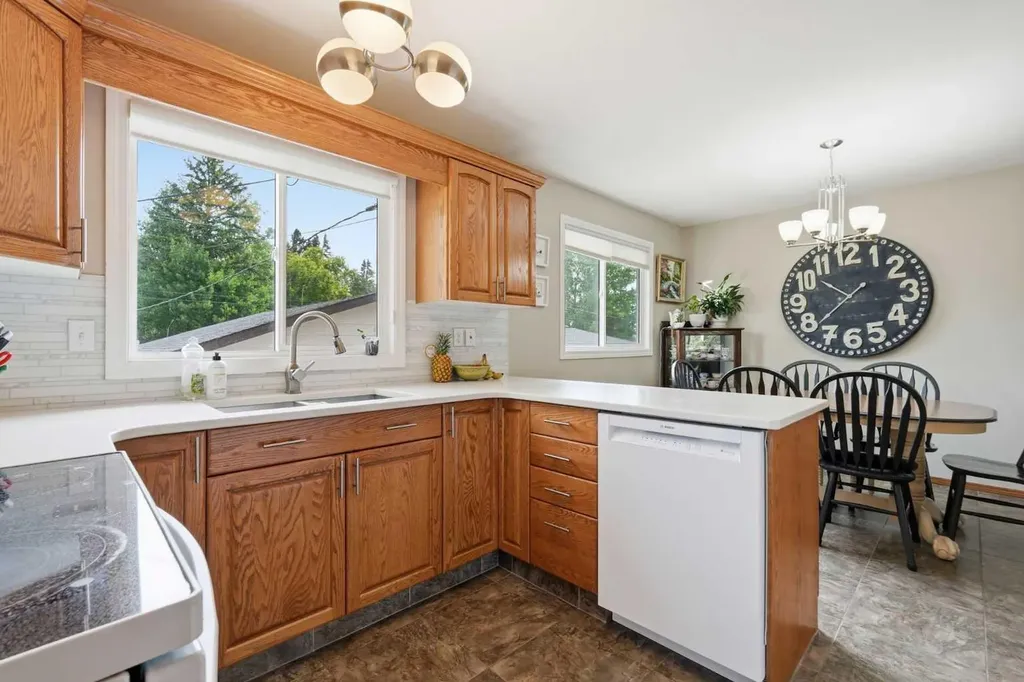 652 12 Avenue Carstairs AB T0M0N0