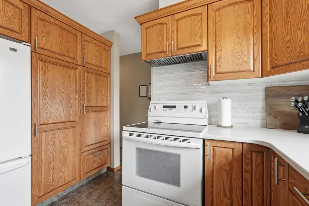 652 12 Avenue Carstairs AB T0M0N0