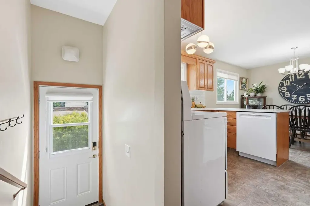 652 12 Avenue Carstairs AB T0M0N0