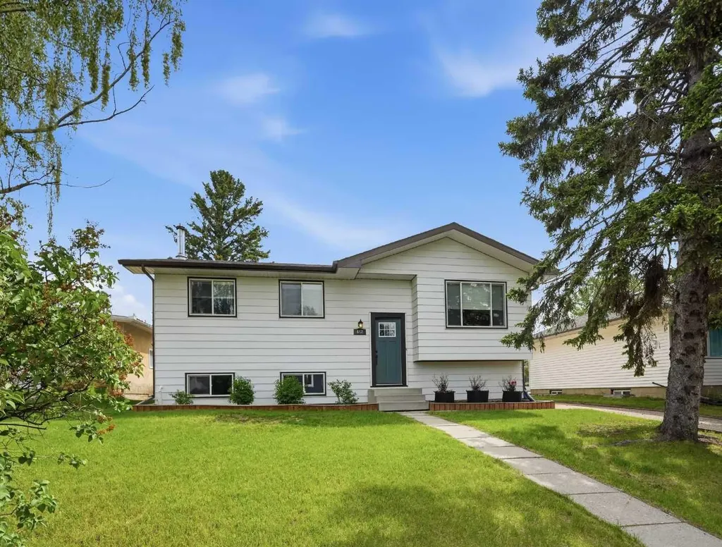 652 12 Avenue Carstairs AB T0M0N0