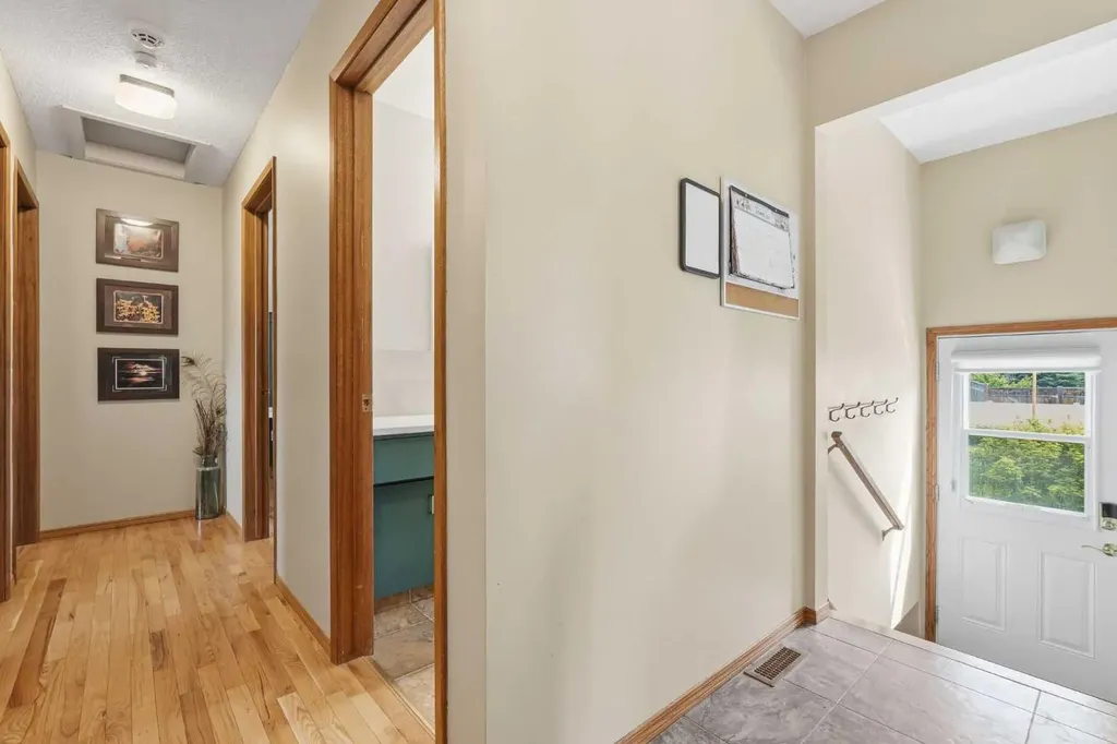 652 12 Avenue Carstairs AB T0M0N0