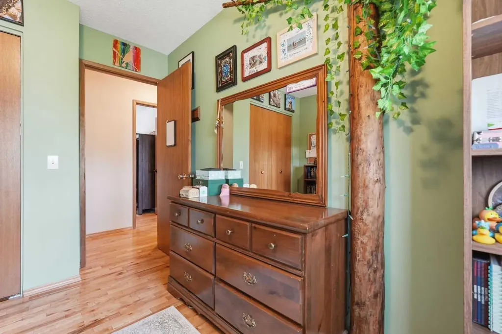 652 12 Avenue Carstairs AB T0M0N0