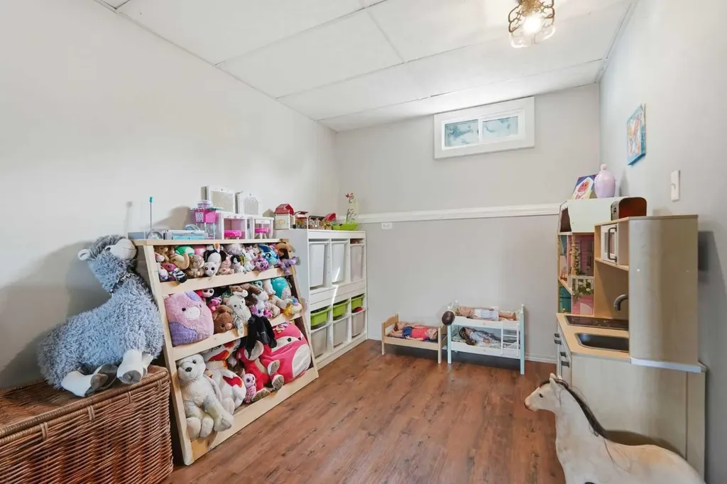 652 12 Avenue Carstairs AB T0M0N0