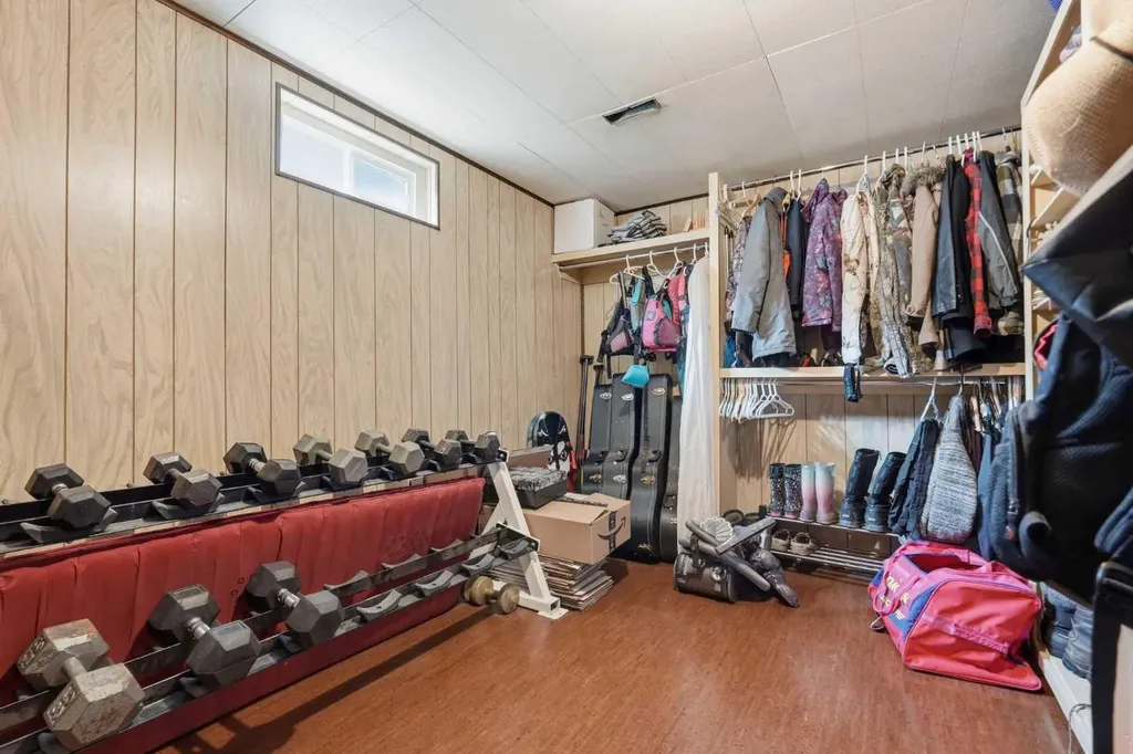 652 12 Avenue Carstairs AB T0M0N0