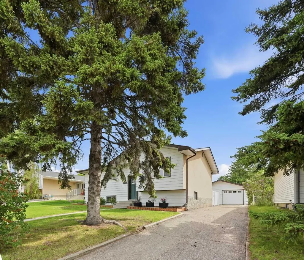 652 12 Avenue Carstairs AB T0M0N0