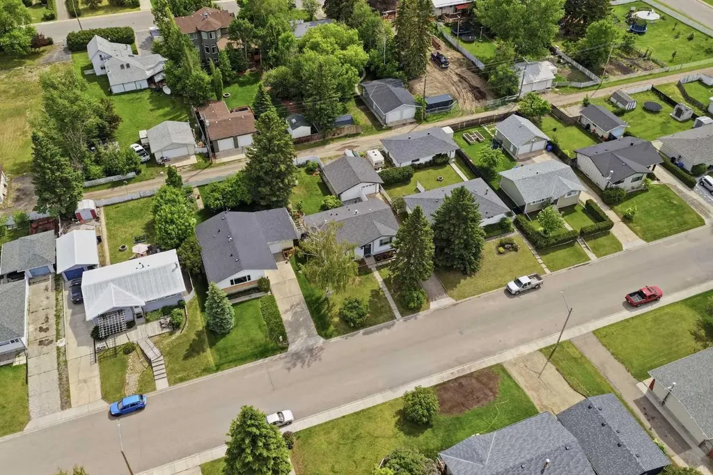 652 12 Avenue Carstairs AB T0M0N0